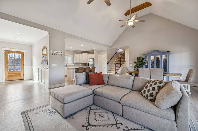 1005 Hickory Point Rd, Clarksville, TN 37043