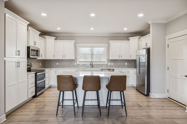 1005 Hickory Point Rd, Clarksville, TN 37043