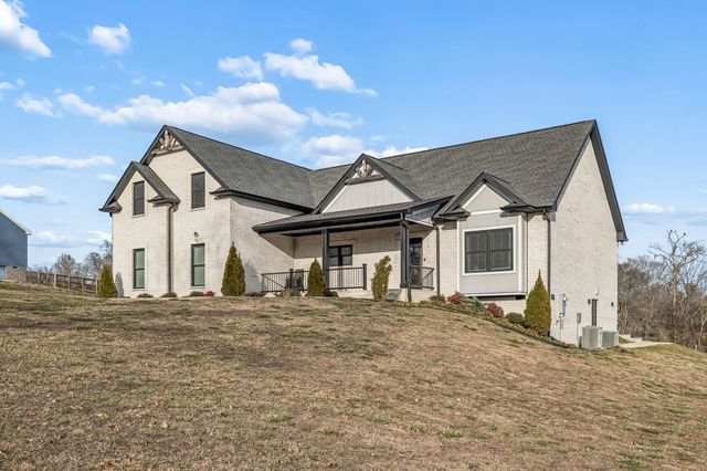 1005 Hickory Point Rd, Clarksville, TN 37043