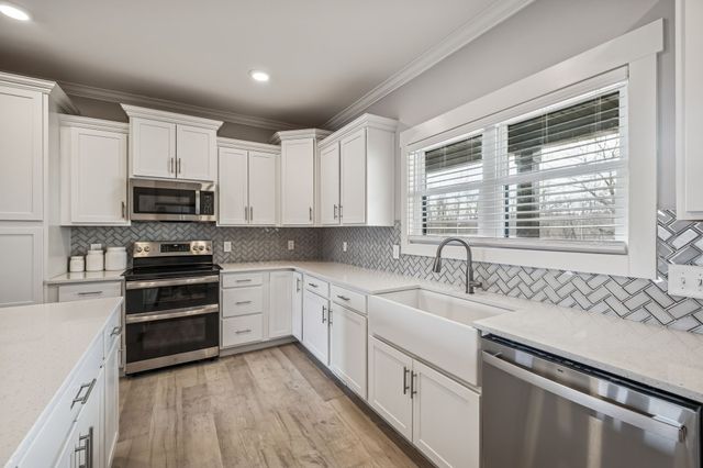 1005 Hickory Point Rd, Clarksville, TN 37043