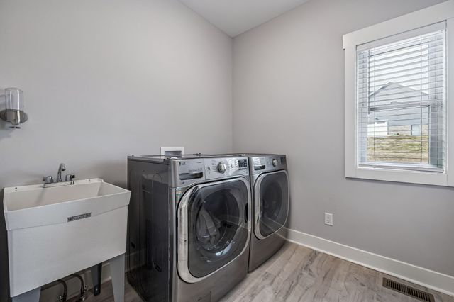 1005 Hickory Point Rd, Clarksville, TN 37043