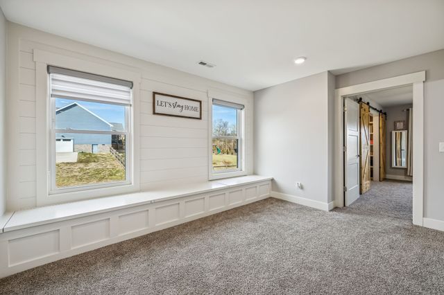 1005 Hickory Point Rd, Clarksville, TN 37043