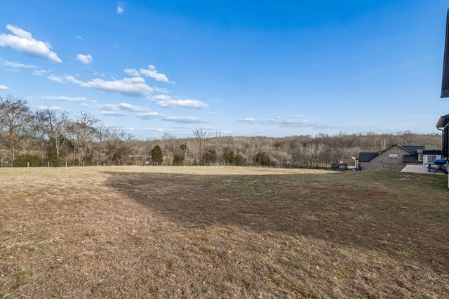 1005 Hickory Point Rd, Clarksville, TN 37043