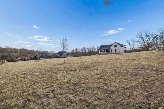 1005 Hickory Point Rd, Clarksville, TN 37043