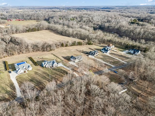 1005 Hickory Point Rd, Clarksville, TN 37043
