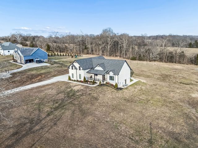 1005 Hickory Point Rd, Clarksville, TN 37043