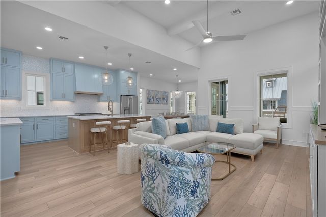 513 Sunrise Ave, Port Aransas, TX 78373