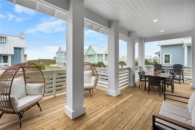 513 Sunrise Ave, Port Aransas, TX 78373