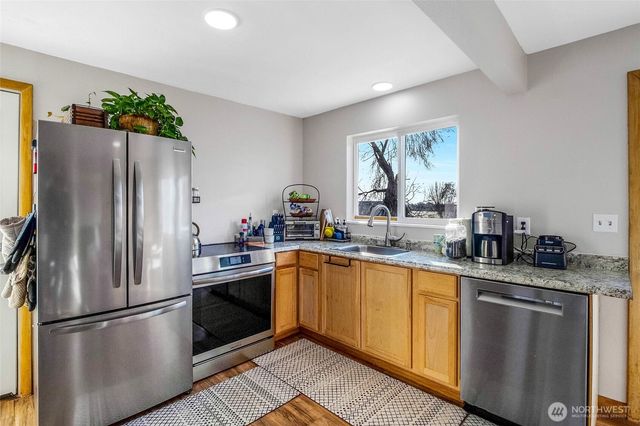 8061 NE Valley Road, Moses Lake, WA 98837