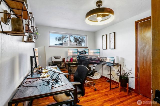 8061 NE Valley Road, Moses Lake, WA 98837