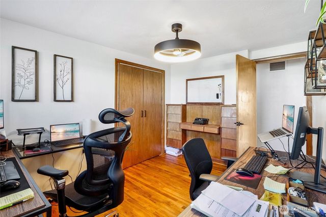 8061 NE Valley Road, Moses Lake, WA 98837