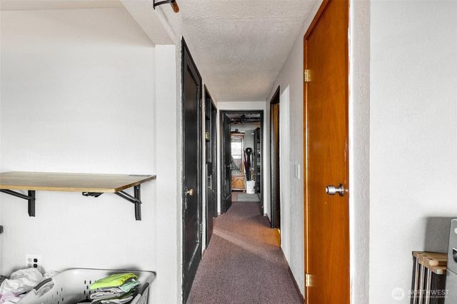 8061 NE Valley Road, Moses Lake, WA 98837