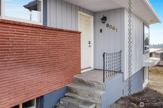 8061 NE Valley Road, Moses Lake, WA 98837