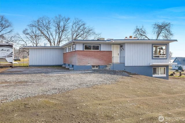 8061 NE Valley Road, Moses Lake, WA 98837