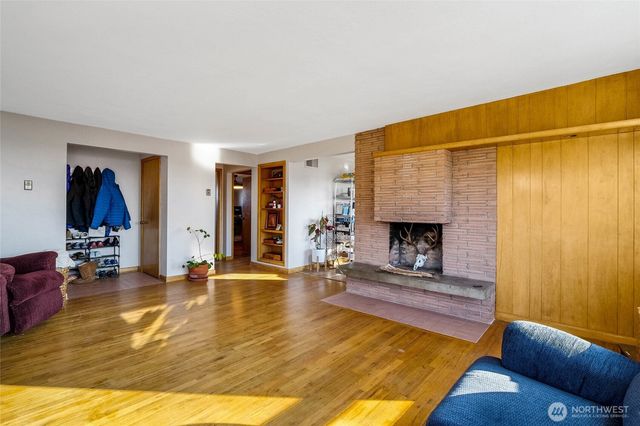 8061 NE Valley Road, Moses Lake, WA 98837