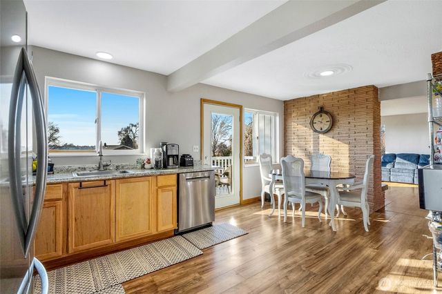 8061 NE Valley Road, Moses Lake, WA 98837