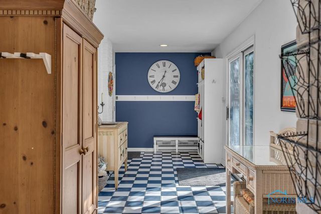 3765 Brookside Road, Ottawa Hills, OH 43606