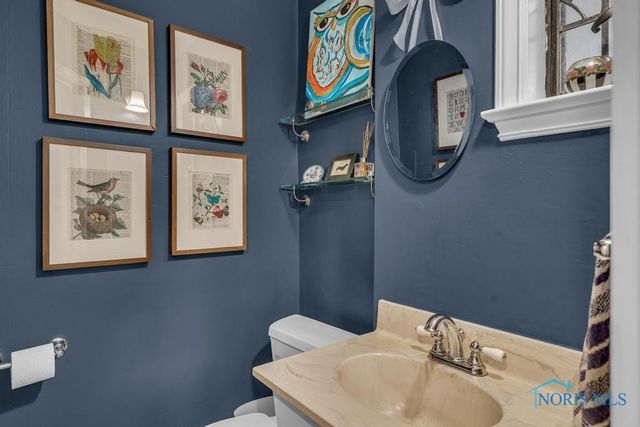 3765 Brookside Road, Ottawa Hills, OH 43606