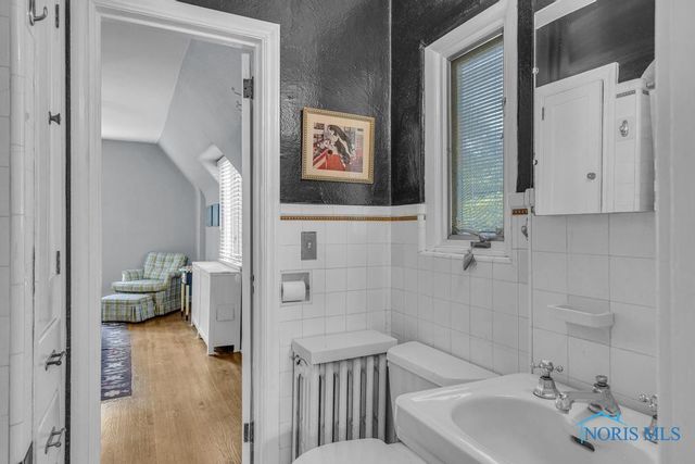 3765 Brookside Road, Ottawa Hills, OH 43606