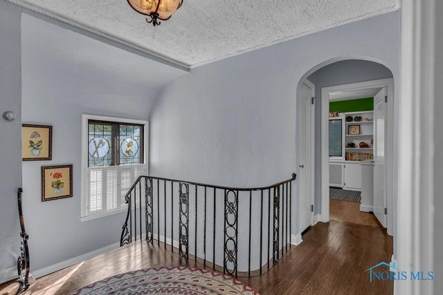 3765 Brookside Road, Ottawa Hills, OH 43606