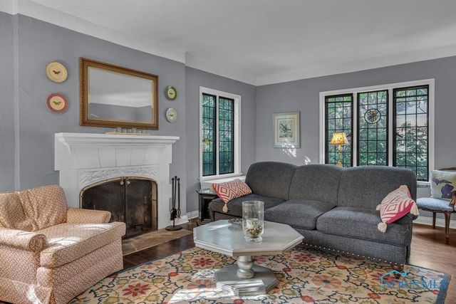 3765 Brookside Road, Ottawa Hills, OH 43606