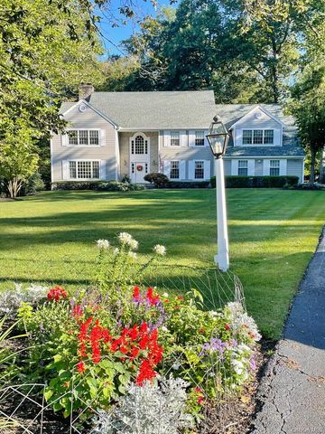 10 Dogwood Lane, West Nyack, NY 10994