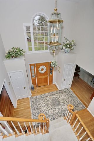 10 Dogwood Lane, West Nyack, NY 10994