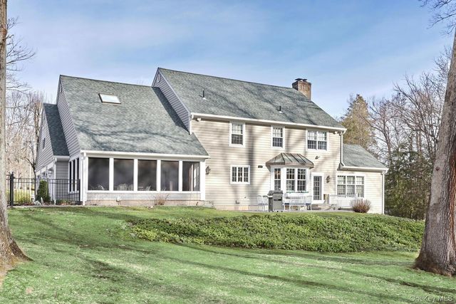 10 Dogwood Lane, West Nyack, NY 10994