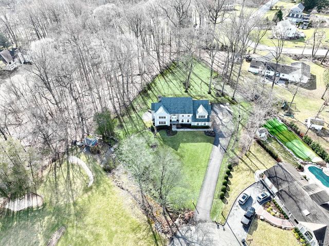 10 Dogwood Lane, West Nyack, NY 10994