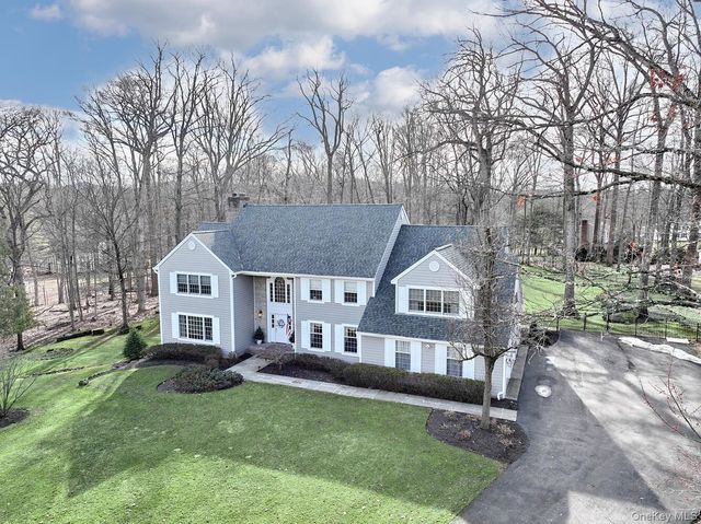 10 Dogwood Lane, West Nyack, NY 10994