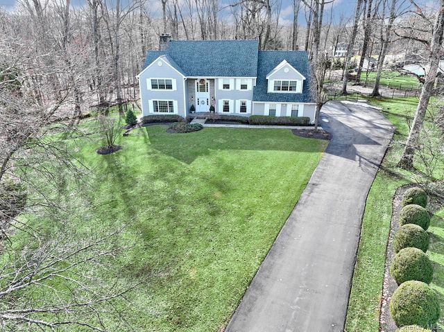 10 Dogwood Lane, West Nyack, NY 10994