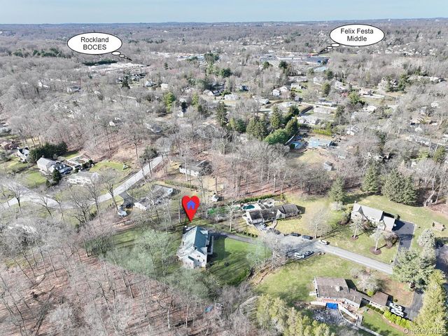 10 Dogwood Lane, West Nyack, NY 10994