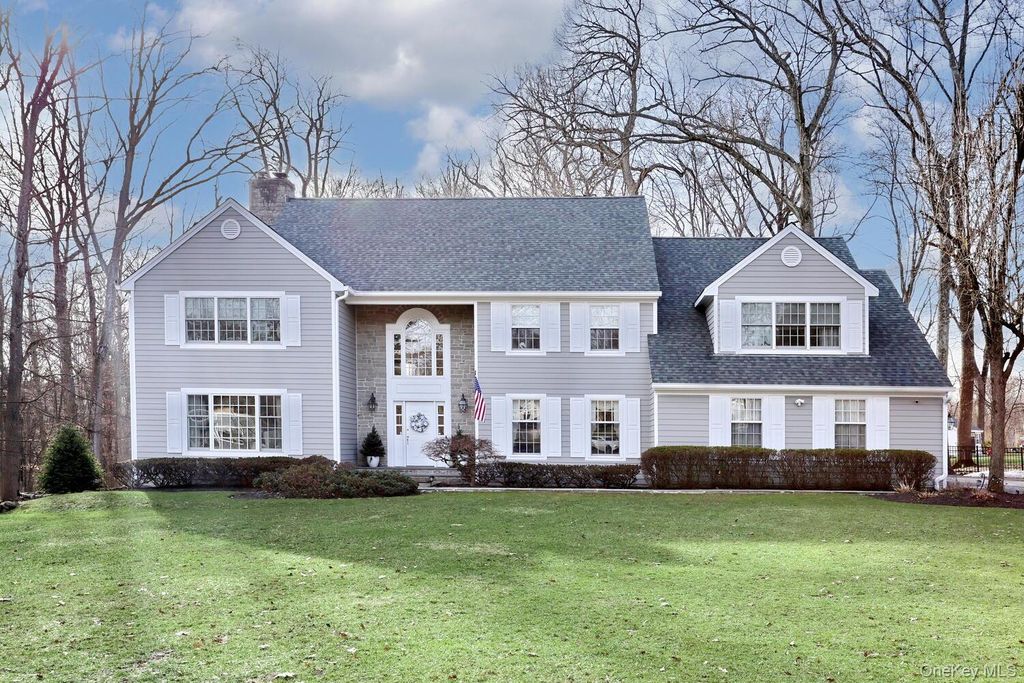 10 Dogwood Lane, West Nyack, NY 10994