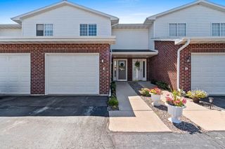 1907 RIVERSIDE DRIVE #E, Suamico, WI 54313