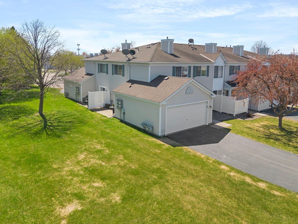 14597 Evergreen Trail 64, Apple Valley, MN 55124 — photo 2