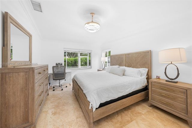 4361 Mahogany Ridge Dr, Weston, FL 33331