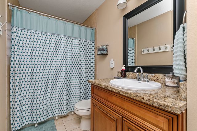 8513 Madison Avenue, Urbandale, IA 50322