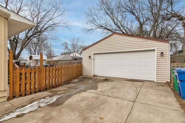 8513 Madison Avenue, Urbandale, IA 50322