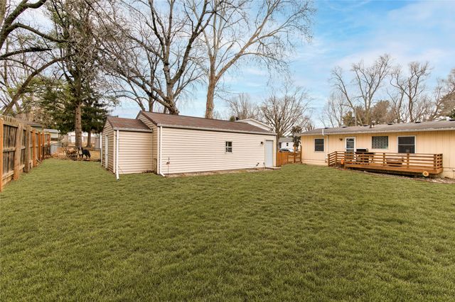 8513 Madison Avenue, Urbandale, IA 50322