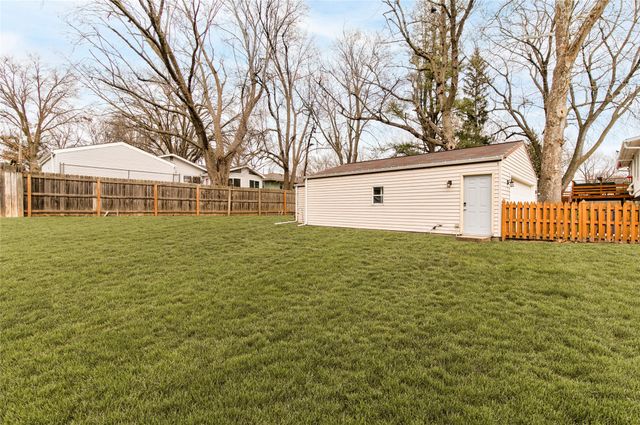 8513 Madison Avenue, Urbandale, IA 50322