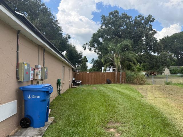 2216 RIDGEMORE DRIVE, Valrico, FL 33594