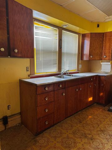 236 Linwood Avenue, Waterloo, IA 50702