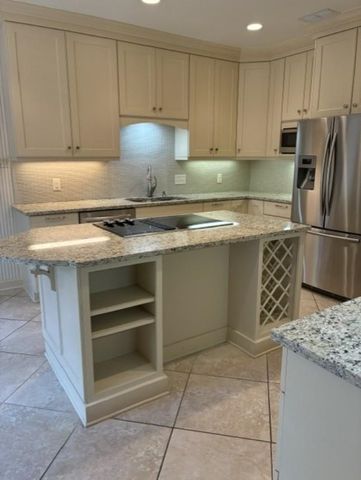2762 HUNTERS FOREST DR, Germantown, TN 38138