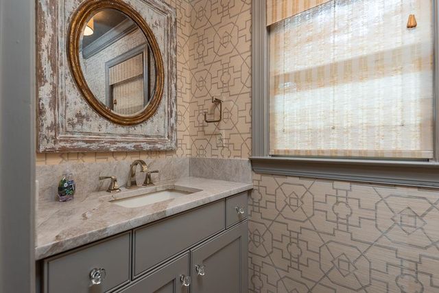2762 HUNTERS FOREST DR, Germantown, TN 38138