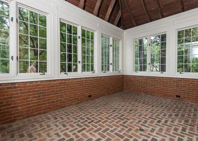 2762 HUNTERS FOREST DR, Germantown, TN 38138