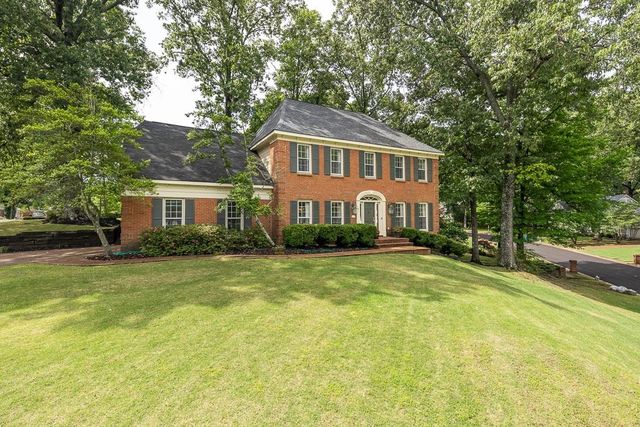 2762 HUNTERS FOREST DR, Germantown, TN 38138