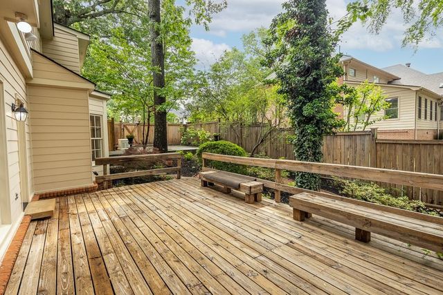 2762 HUNTERS FOREST DR, Germantown, TN 38138