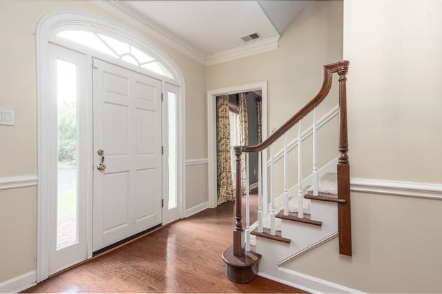 2762 HUNTERS FOREST DR, Germantown, TN 38138