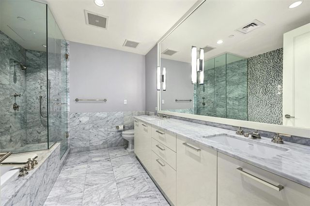 200 Congress Ave 24B, Austin, TX 78701