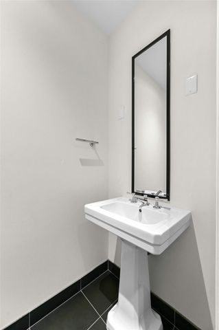 200 Congress Ave 24B, Austin, TX 78701